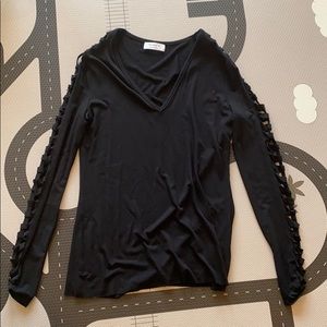 Peek a boo sleeve long sleeve T size M